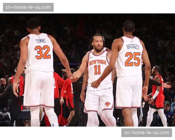 尼克斯末节反扑功亏一篑，布伦森关键球遭库明加抢断